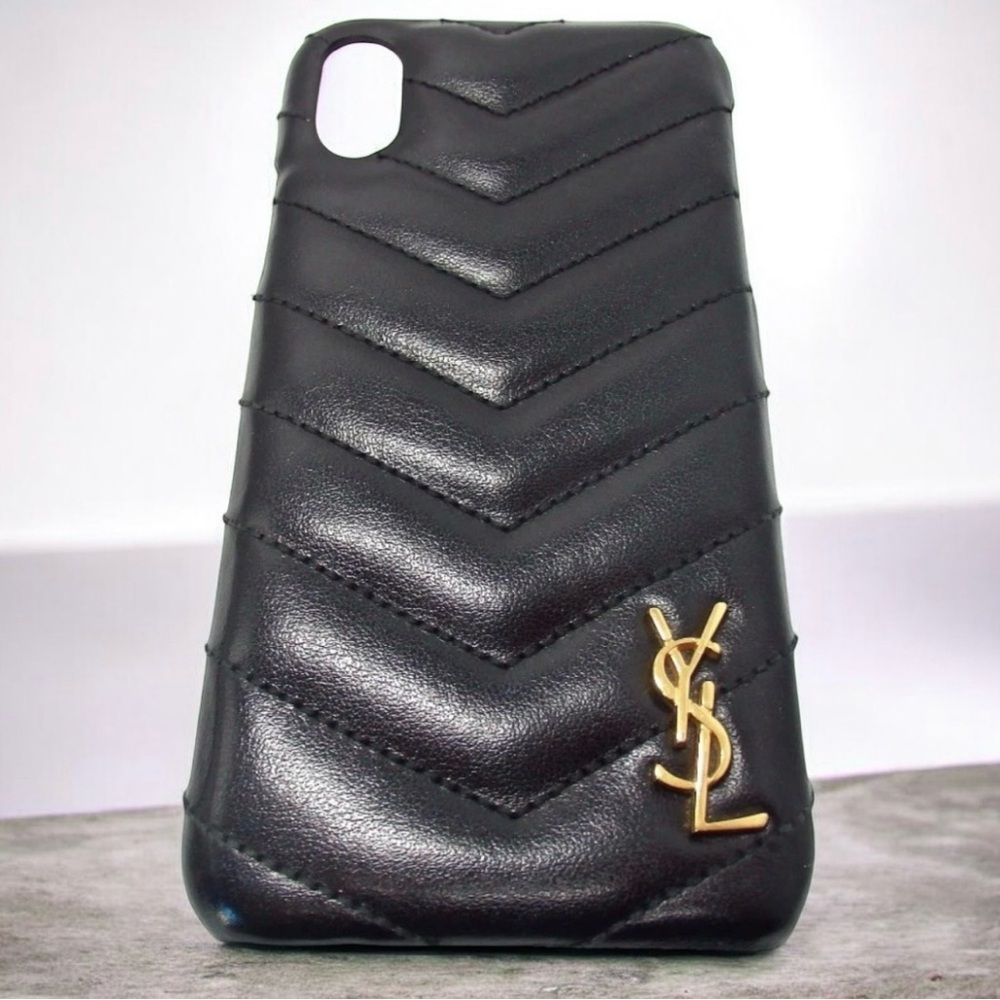 Yves Saint Laurent Chevron Quilted Leather Phone Case 😍🖤